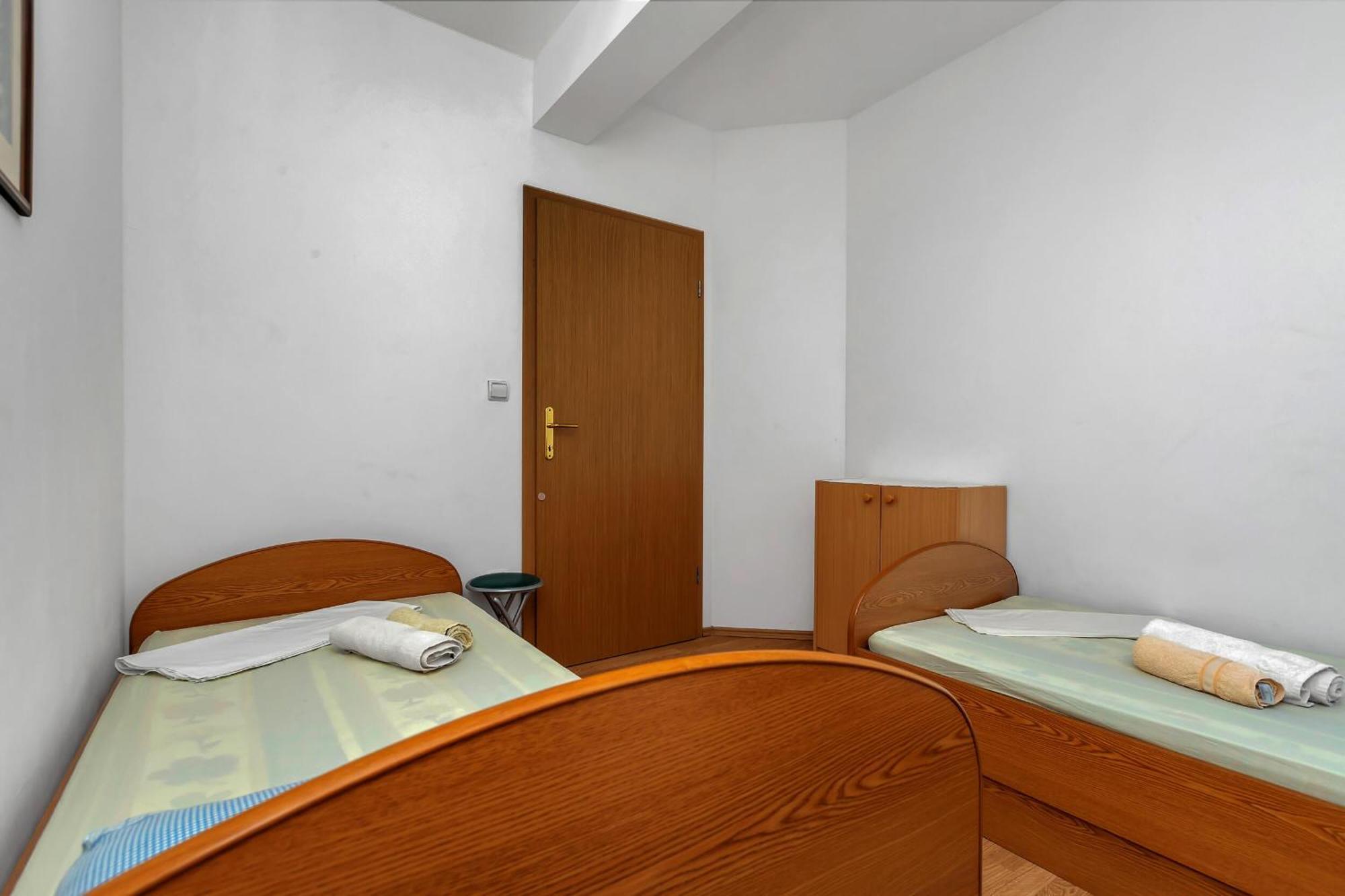 Apartments Vele Макарська Екстер'єр фото