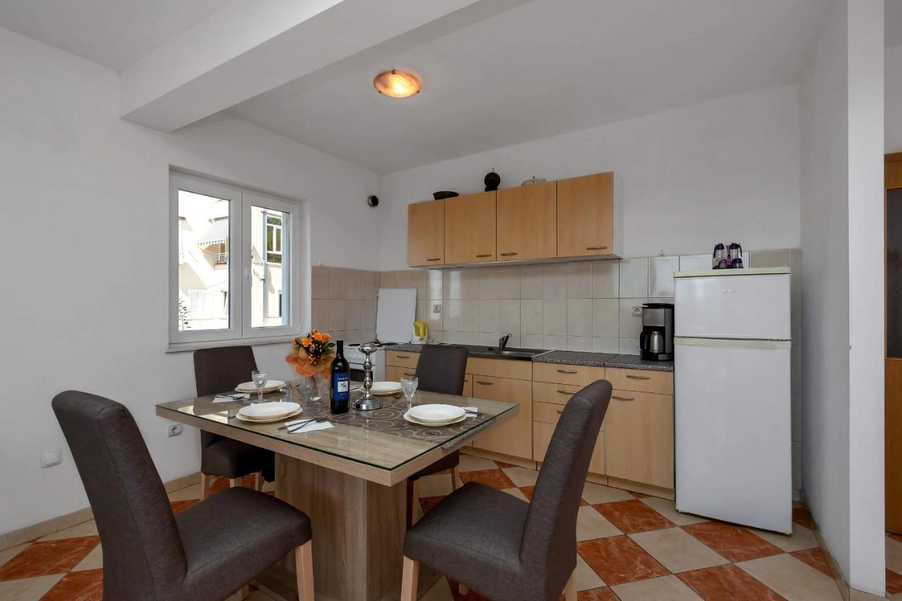 Apartments Vele Макарська Екстер'єр фото