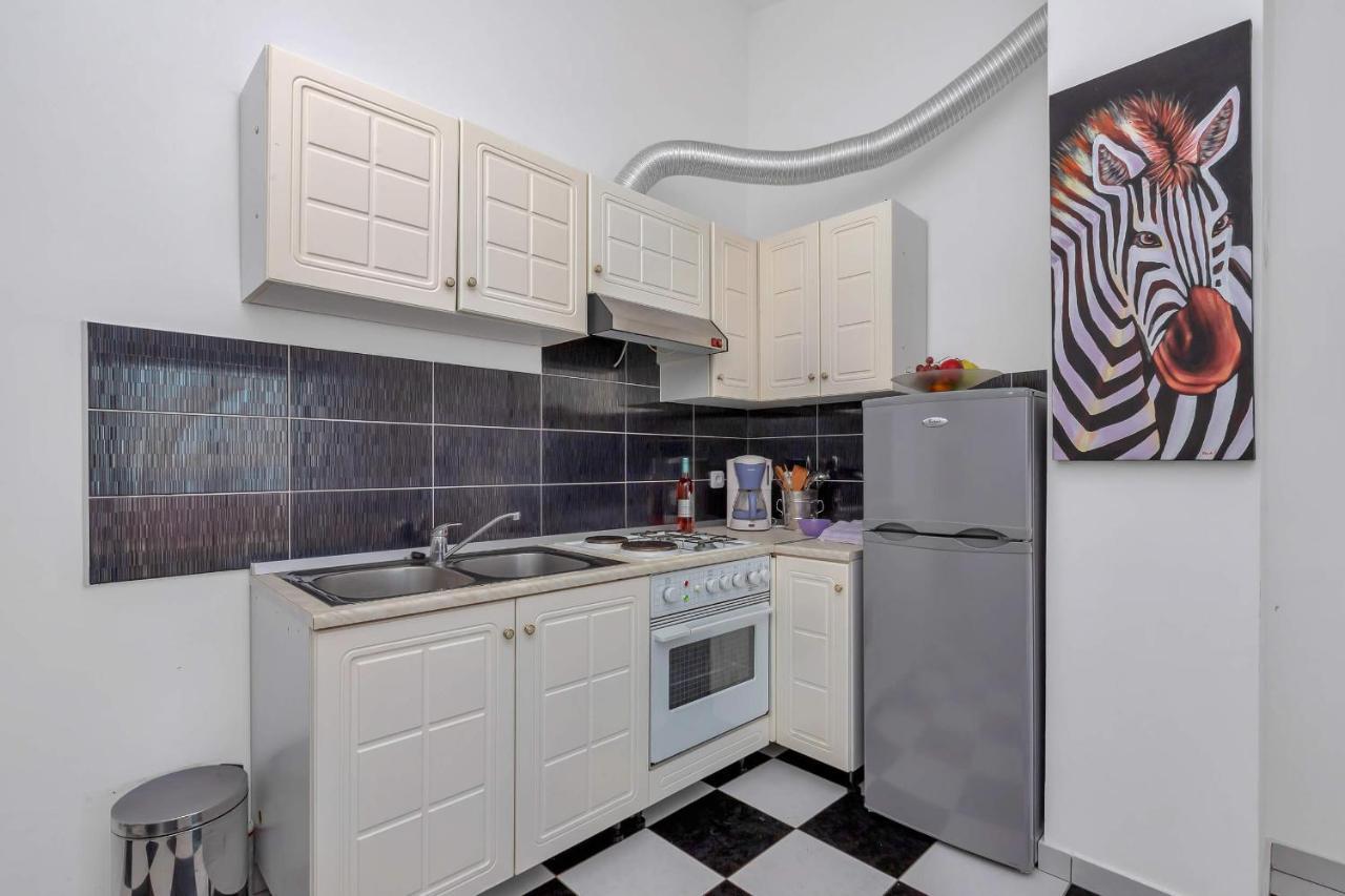 Apartments Vele Макарська Екстер'єр фото