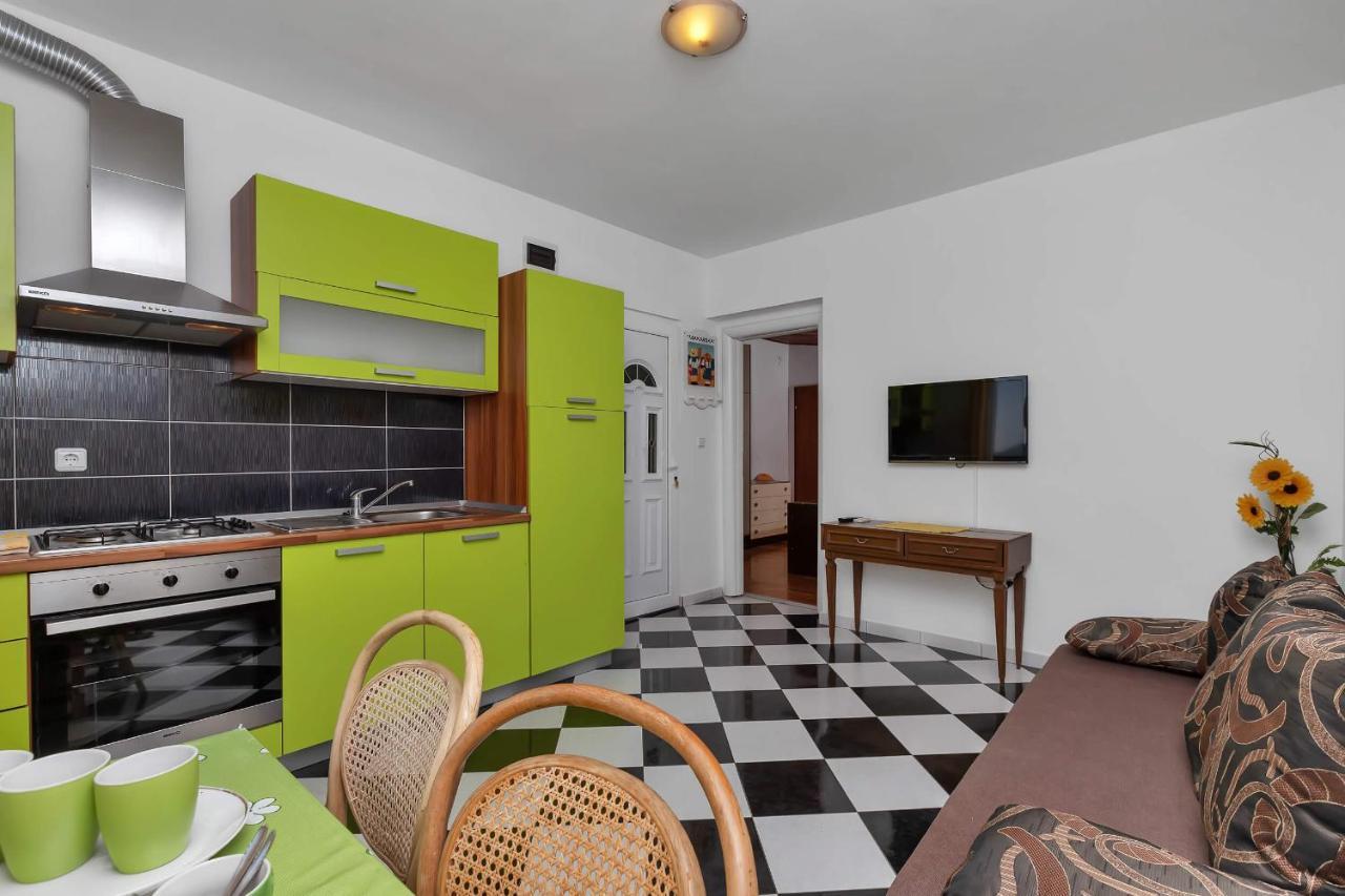 Apartments Vele Макарська Екстер'єр фото