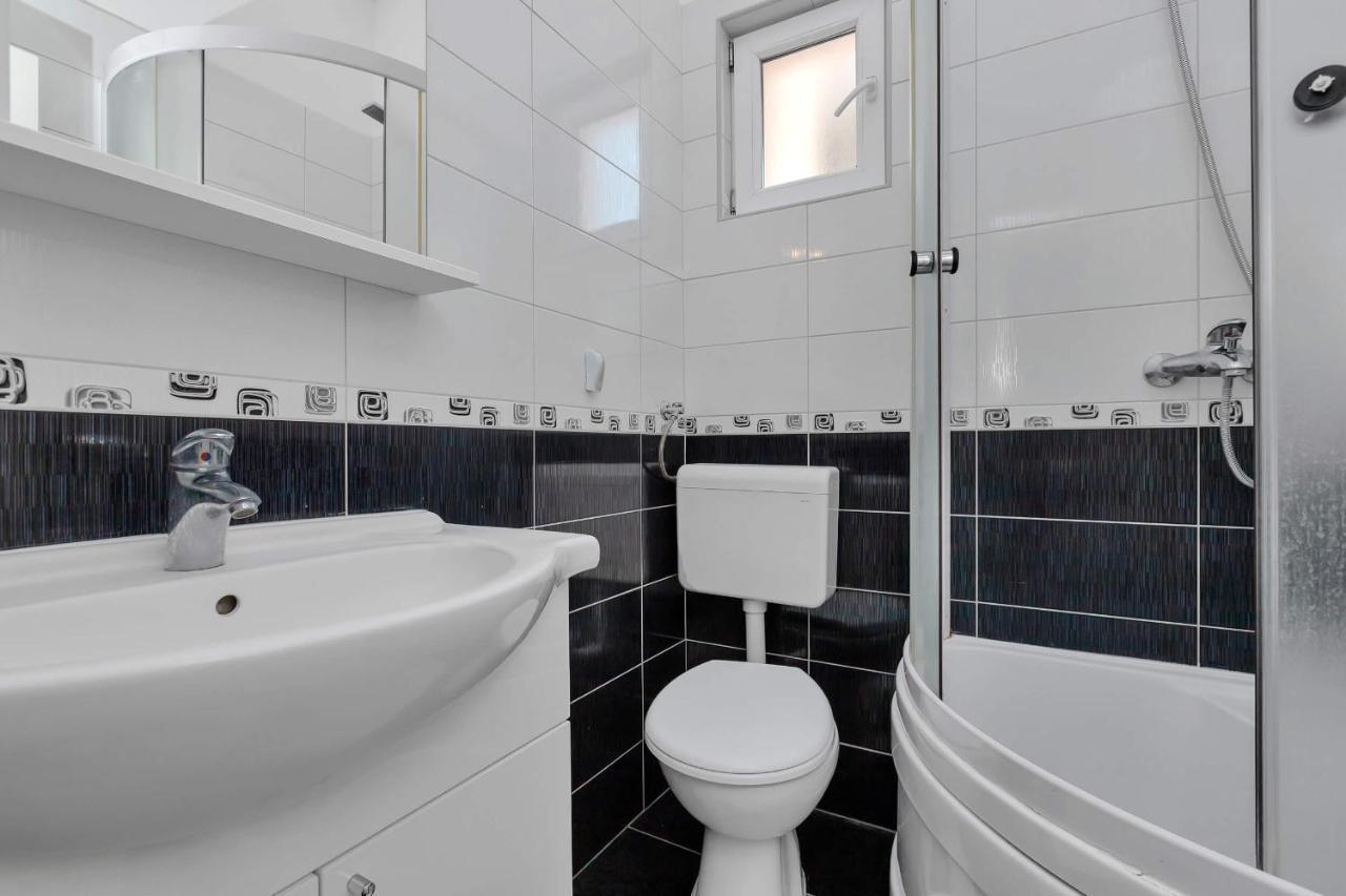 Apartments Vele Макарська Екстер'єр фото