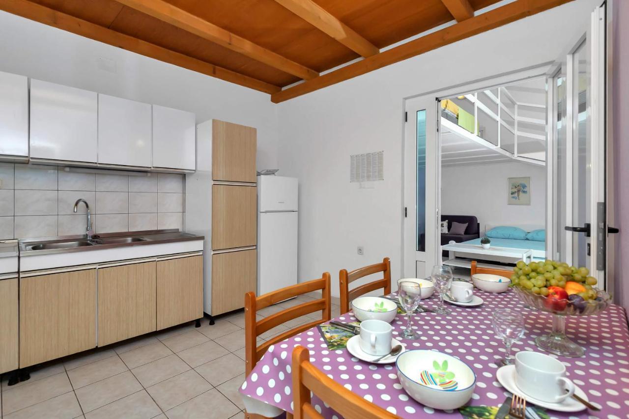 Apartments Vele Макарська Екстер'єр фото